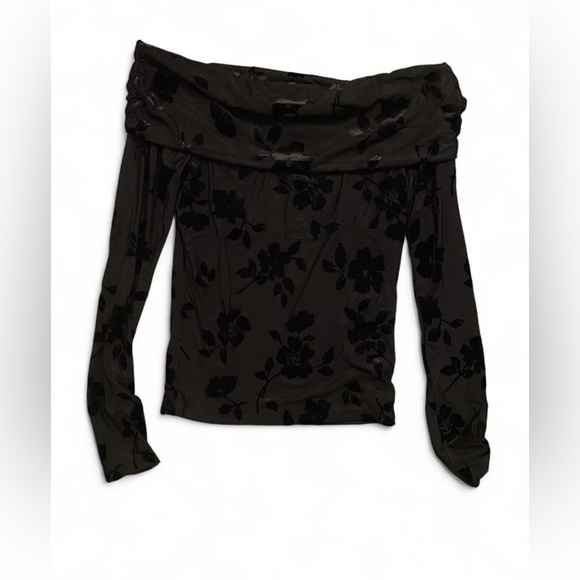 Madden Girl Black velvet sheer off the shoulder long sleeve top size small. New - Picture 8 of 8